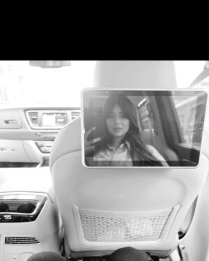 Ayesha Takia Instagram - Moods..🖤
#ayeshatakia 🌹🖤