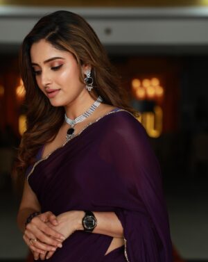 Ayesha Zeenath Instagram - 🫶🏻🫶🏻🫶🏻

: TEAM 
@makeup_by_kez 
@banuhairstylist 
@aabaranam_adyar 

.#upk #climax #wedding #series #happy #soul #live #life