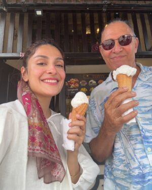 Ayeza Khan Instagram - I got this from my Papa! 🤍
My travel partner, my ultimate friend.

Exploring Sri-Lanka , Galle you have my heart.🇱🇰

P.S. I’ve bought some beautiful sarees from here and am saving them for the next Eid. 🐚🐢🌴🤍🐘🌊⛴️🏝️🗺️🛫