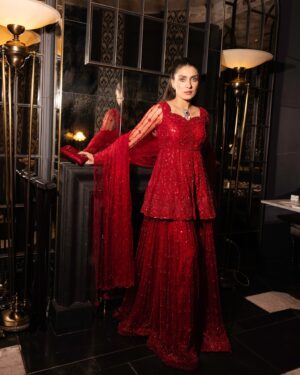Ayeza Khan Instagram - It was great to be back. As I said before. You guys will always have a special place in my heart. 
Until next time, London 🫶 

Next stop… Manchester. 👀

👗: Customised look created and styled by the incredible team @anilamurtaza @mariyamdrizwan, with makeup by
@mehwish_almas 
@shakeelbinafzal 
@neemarjewels
