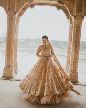 Ayeza Khan Instagram - @mahawajahatofficial 
@mahasphotographyofficial 
@faizas.salon