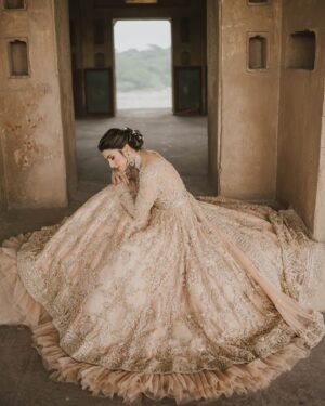 Ayeza Khan Instagram - @mahawajahatofficial 
@mahasphotographyofficial 
@faizas.salon