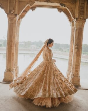 Ayeza Khan Instagram - @mahawajahatofficial 
@mahasphotographyofficial 
@faizas.salon