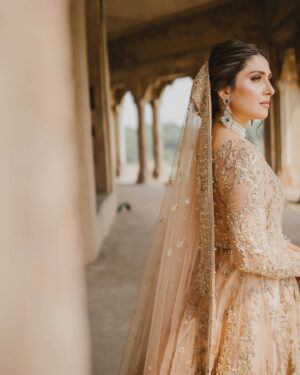 Ayeza Khan Instagram - @mahawajahatofficial 
@mahasphotographyofficial 
@faizas.salon