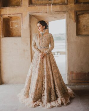 Ayeza Khan Instagram - @mahawajahatofficial 
@mahasphotographyofficial 
@faizas.salon