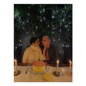 Ayeza Khan Instagram - Celebrating togetherness, and my Mama’s Birthday! 🎂💕🎉🥳🎁🎂🎈🎊