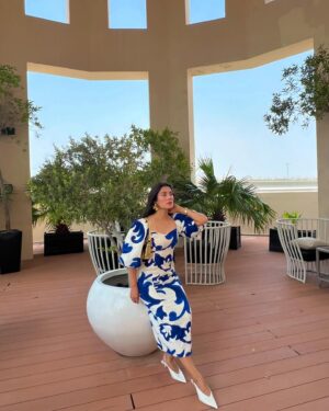 Ayeza Khan Instagram - Always a good time in Dubai. 🌺☀️