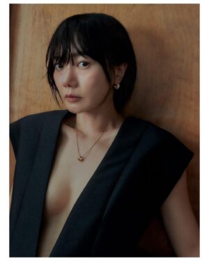 Bae Doona Instagram - Louis Vuitton By @kigon_kwak for @ellekorea 

#Repost @kigon_kwak
・・・
Doona Bae / Elle Korea  12.2024.