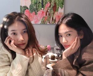 Bae Suzy Instagram - @kyo1122 혜교언니랑 🤍
밥 데이뚜