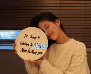 Bae Suzy Instagram - @kyo1122 혜교언니랑 🤍
밥 데이뚜
