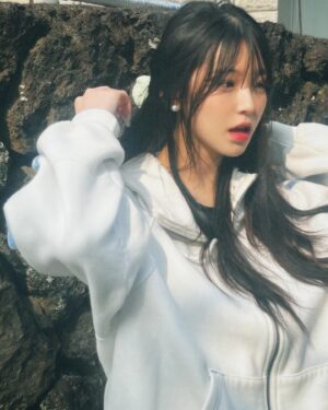 Baek Ji-heon Instagram - 🦋