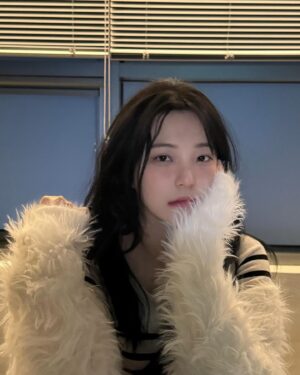Baek Ji-heon Instagram - ❄️