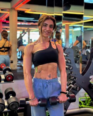 Balreet Mann Instagram - One life, one body—let’s make it a masterpiece. 
Sculpting our bodies is an art, a testament to our dedication and passion. 
We’ve been given one life, one chance to make it beautiful inside and out. Let’s seize it and make every moment count. 

One week out from the @sheruclassic —your support and blessings mean the world. Let’s kill it and make it unforgettable! 💪✨

#OneLifeOneBody #ArtOfSculpting #BodybuildingJourney #BlessingsNeeded#liveitliftit #balreetmann #momgettingfit #musclebarbie💗💪 #litmomma #fridayvibes💕 #keepsgettingbetter #guradeshmann