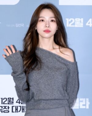 Bang Min-ah Instagram - 영화 원정빌라 언론시사회 하고 왔습니다
눈이 엄청 오던 어제에
이동 힘드셨을텐데 영화 보러와주신
기자님들 감사드립니다 🥲
(예쁜사진들도...❤️‍🔥)
원정빌라 많은관심 부탁드립니다!!