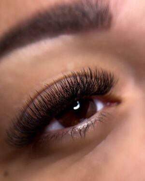 Barbara Lune Instagram - ✨ ZOOM sur la pose égyptienne de  ma magnifique @barbaralune_officiel ✨  Merci de la  confiance que tu m’accorde 🫶💖🫶 @nudelasheslondon  #nudelasheslondon  #extensionsdecils #cils #lashes #cilsacils #volumerusse #cilacil #eyelashes #extensiondecils #beauty #lash #lashesextension #lashartist #lashaddict #lashextensions #saintmaximinlasaintebaume #lashesonfleek #lashmaker #eyelashextensions #russianvolume #eyes #cil #brignoles #beaute #extensionsdecils83 #rehaussementdecils #nails #love #eyelash #leval83143