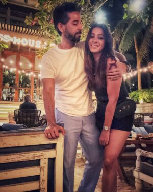 Barkha Bisht Sengupta Instagram - Birthday bring  in with a few of my loved ones … feeling blessed …. And happy … oh just so happy !!!

@dwityaroy @ashishsharma02 @indrajit_roy09 
Meira Cheero Arsh