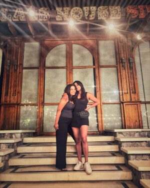 Barkha Bisht Sengupta Instagram - Birthday bring  in with a few of my loved ones … feeling blessed …. And happy … oh just so happy !!!

@dwityaroy @ashishsharma02 @indrajit_roy09 
Meira Cheero Arsh