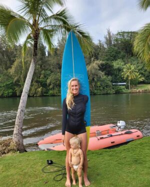 Bethany Hamilton Instagram - Which picture?! 🤗🙌🏾🏄🏼‍♀️

Children sure enhance life and keep you driven like nothing else!!! Grateful 🫶🏽✨🥹 can’t wait to be paddling out along side of my daughter!!!