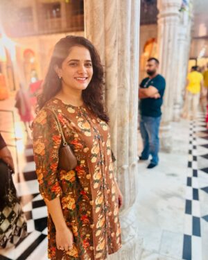 Bhagyashree Mote Instagram - This year was all sorts of learning for me. Taking leap of faith, testing all my strength! One that was and will be unforgettable but I am all greatful for all the people I met this year, all the experiences I had! Thankful to the every chance I got to connect with all the energies! They have been nourishing me to be a better me for a better me! Gratitude to the almighty!🧿❤️ #godschild