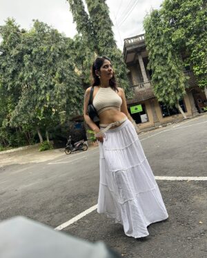 Bhavika Katariya Instagram - When clouds met earth🐚🌥️

#outfit #outfitinspiration #styleideas #skirtoutfit #vacationoutfit #vacationfit #traveloutfit