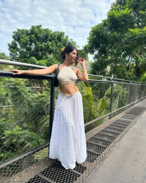 Bhavika Katariya Instagram - When clouds met earth🐚🌥️

#outfit #outfitinspiration #styleideas #skirtoutfit #vacationoutfit #vacationfit #traveloutfit
