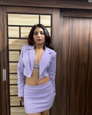 Bhavika Katariya Instagram - Walkin out sassy🔥

#lulucelebs #lulucelebscampaign 
#styleblogger #stylefashion #styleoftheday 
#outfitinspiration #outfitoftheday #blazerset #blazerstyle #lilac