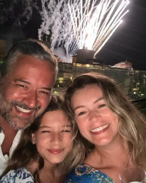 Bianca Castanho Instagram - Feliz Ano Novo!!!! Que venha 2025… cheio de saúde, paz e amor!!!!! 🤩🙏🏼💖✨