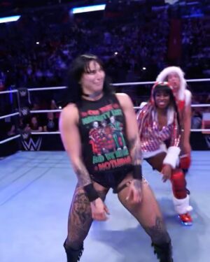 Bianca Crawford Instagram - We were a lil naughty and a lil nice on this Holiday Tour!
And Mrs. Claus brought the magic every single night.
#ESTofWWE
#WWEJacksonville #WWEOrlando #WWEMiami #WWEDetroit