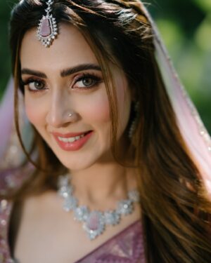 Bidya Sinha Saha Mim Instagram - 🩷 

P.c- @mahdiuzzamanaunim