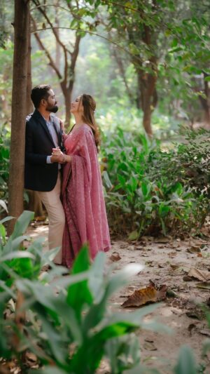 Bidya Sinha Saha Mim Instagram - Happy 3rd anniversary ❤️

MUA- @aklimas_beauty_parlour 
🥻- @rina_jamdani_ & @wahidasnandonic 
📷- @syedshahewar.hussain.7