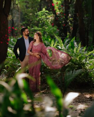 Bidya Sinha Saha Mim Instagram - Happy Anniversary! Three years of marriage and a decade of love—it’s been such a beautiful journey since we began 10 years ago.🩷

Makeup- @aklimas_beauty_parlour 
Saree- @rina_jamdani_ 
Blouse- @wahidasnandonic 
P.c- @mahdiuzzamanaunim