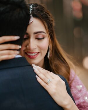 Bidya Sinha Saha Mim Instagram - Happy Anniversary! Three years of marriage and a decade of love—it’s been such a beautiful journey since we began 10 years ago.🩷

Makeup- @aklimas_beauty_parlour 
Saree- @rina_jamdani_ 
Blouse- @wahidasnandonic 
P.c- @mahdiuzzamanaunim
