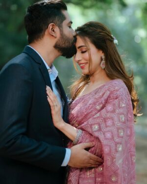 Bidya Sinha Saha Mim Instagram - Happy Anniversary! 3 years of marriage and a decade of love—it’s been such a beautiful journey since we began 10 years ago. 

Makeup- @aklimas_beauty_parlour 
P.c- @mahdiuzzamanaunim