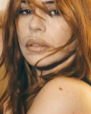 Billie Piper Instagram - On the 5th day of Christmas …. 

@halleybrisker 
@rebeccacorbinmurray 
@monaleannemakeup 
@biosculpturegelgb 
@charlottehabibi 
@johnmacphersonhair
