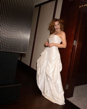 Billie Piper Instagram - A night with @bvlgari @bvlgarihotels 
#bvlgarihotellondon

@jasonlloydevans 
@rebeccacorbinmurray wearing @viviennewestwood 
@aimeetwistartistry 
@joekelllz
@abena_lopez_nails 
@johnmacphersonhair #freya !
@charlottehabibi 

💓🎀💓🎀💓🎀💓

#ad
#paidpartnership