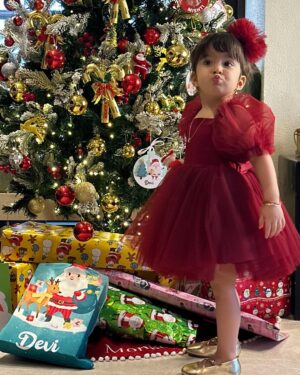 Bipasha Basu Instagram - It is the most wonderful time of the year🎄❤️🧿
#christmas2024