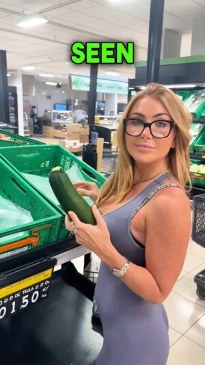 Bonnie Locket Instagram - Someone has to keep me company 😜🫣 

#blondehair #skits #cargirlsofinstagram #bonnielocket #Supermarket