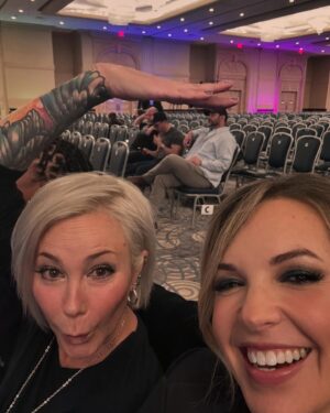 Briana Buckmaster Instagram - Thank you @creationent and #spnchi for a short and sweet and epic and yummy weekend with some faves. Enjoy some videos of @kimrhodes4reals showing me her numerous dance moves backstage at the @loudenswainmusic concert. Can you name them…?