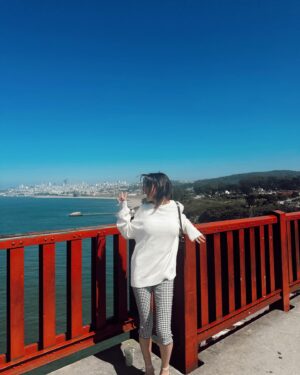 Brianna LaPaglia Instagram - Sometimes you have to put your cat on a leash and look out a window on your way to catch a fish before you go walk across the Golden Gate Bridge. That’s just life man