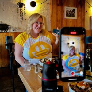 Bridget Everett Instagram - The holidays are over and it’s 2025, so that means it’s time for an all new Dinner’s On Me! This week, “Somebody Somewhere” star Bridget Everett joins the show. Over some deliciously hot griddle cakes, Everett tells me about juggling cabaret singing and waiting tables in New York City, why “Sex and the City” co-creator Michael Patrick King is such an important person to her, and the interesting place she put her late mother’s ashes. This episode was recorded at Salt’s Cure in Hollywood, CA. 🥞🗽🏺
 
Search “Dinner’s On Me” wherever you listen to podcasts or click the episode link in bio 💕