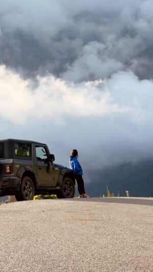 Brinda Sharma Instagram - Would you stop here? 😍 

This reel brought back so many memories!!!! Uff, to be able to stay on the mountains, and have afternoons LIKE THESE?????!!! I’m still finding it hard to believe I’ve lived this life 🥹

Dubai main job chhod ke jo main seedha manali gayi, I swear, BEST DECISION!! 
Even though I’m back to being based out of Delhi (only to be able to travel more freely and work with brands more smoothly), my heart will always be on the mountains ❤️

This was my life long dream to stay in the mountains, and this was one of those afternoons jaha main buss aise hi gadi leke nikal gayi thi 🥹 
And this is not just this, but hamesha hi aise hi nikal jaati thi 🤣
Manali is literally home and I can’t wait to be back for New Years!!! Aa rahe ho? 😉 

#liveandlettravel #mountaingoatbrinds #reelsindia #reelsinstagram