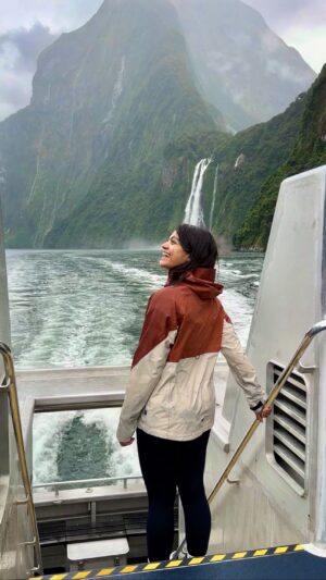 Brinda Sharma Instagram - Kahaan jaaye Maharashtra main Monsoon main? 😍

Last time jab maine Milford Sound ki reel daali thi, everyone from Maharashtra told me that Maharashtra is actually MORE beautiful 😍 (Hence my comment in the end 🤪🤣) 

Honestly, ever since then, I CANT WAIT!! 
Iss saal aayenge monsoon mein travel explore karna padega 😏 

But anyway, DO NOT miss on Milford Sound if you are planning a trip to New Zealand, I am sure you will be mesmerised 🥰 
This place GENUINELY looked like real life Jurassic Park 🤯 
Never posted enough from here 🤌🏼 

#liveandlettravel #brindsinnz #reelsindia #reelsinstagram