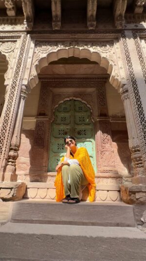 Brinda Sharma Instagram - Where in India are you from? ❤️

After my recent trip to Jodhpur, I’ve been wanting to visit ALL OF YOU, literally everywhere in the country 😭 

shoutout to @ajaypanwarofficial for taking me around 🤜🏼🤛🏼

This was also the first time I ever saw Rajasthan properly, can you believe that?! Feeling like I’ve ran after my love for the mountains so much I’ve been neglecting such GORGEOUS parts of our country! 
Let’s focus on that more shall we? 😉 

Also, this trip happened all thanks to @goproindia, for the Hero 12 launch, and MAN AM I GRATEFUL TO BE APART OF THE FAMILY 😭🧿❤️

#liveandlettravel #BrindsInJodhpur #reelsinstagram #reelsindia #rajasthan #goproHERO12black