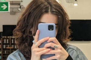 Brittany Raymond Instagram - Ooohhh so moody - I just finished the entire acotar series in 2 weeks, got my hair done, and felt the need to do a lil photoshoot 🙊 @hairbysteuart ❤️ @studiofontanato 
Swipe for the before