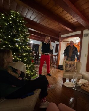 Brooke Elizabeth Butler Instagram - some wholesome family holiday fun 🧙‍♀️
