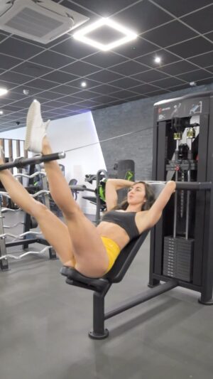 Bryce Adams Instagram - How to assert dominance in a public gym: