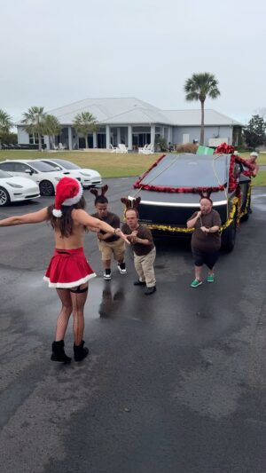 Bryce Adams Instagram - Some proper motivation will help get the reindeer working!