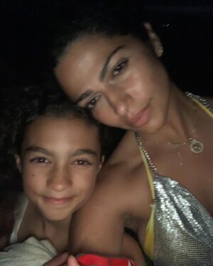 Camila Alves Instagram - Yesterday this force of a girl turned 15! May you never forget that the first person to love is YOU…. 
Your name says it all…Vida! 
We love you so much words can not express! 💚💛💚💛💚💛💚💛💚💛💚💛💚💛💚💛💚💛
Ontem essa força de menina completou 15 anos! Que você nunca se esqueça que a primeira pessoa a amar é VOCÊ…. 
Seu nome já diz tudo… Vida! 
Nós te amamos tanto que palavras não conseguem expressar!