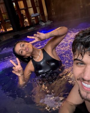 Camila Loures Instagram - nosso dia 5 🫀🙌 
te amo.