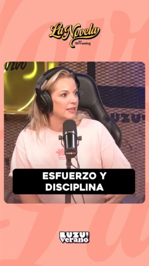 Carina Zampini Instagram - ESFUERZO Y DISCIPLINA, ESA ES LA CLAVE ✨

Nos pusimos profundos, bien de noveleros.

#LaNovela Lunes a viernes de 19 a 21hs por @luzutv 💘